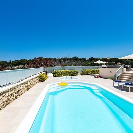 Deluxe Villa Ianthos - Outdoor Hot Tub & Kids Pool Gálosz Kültér fotó