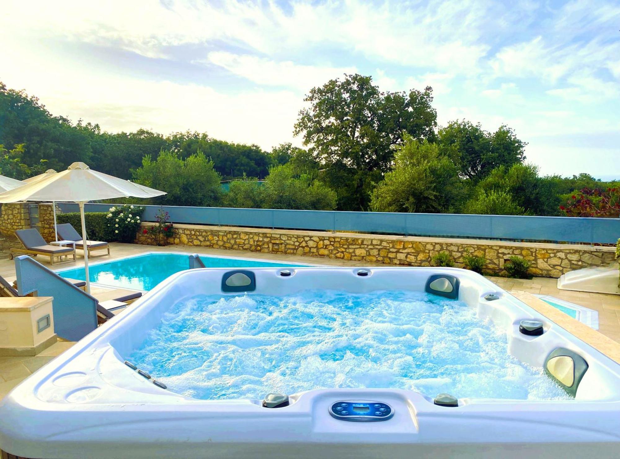Deluxe Villa Ianthos - Outdoor Hot Tub & Kids Pool Gálosz Kültér fotó