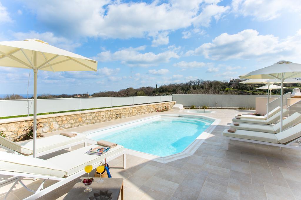 Deluxe Villa Ianthos - Outdoor Hot Tub & Kids Pool Gálosz Kültér fotó