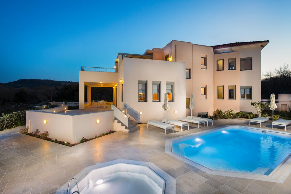 Deluxe Villa Ianthos - Outdoor Hot Tub & Kids Pool Gálosz Kültér fotó