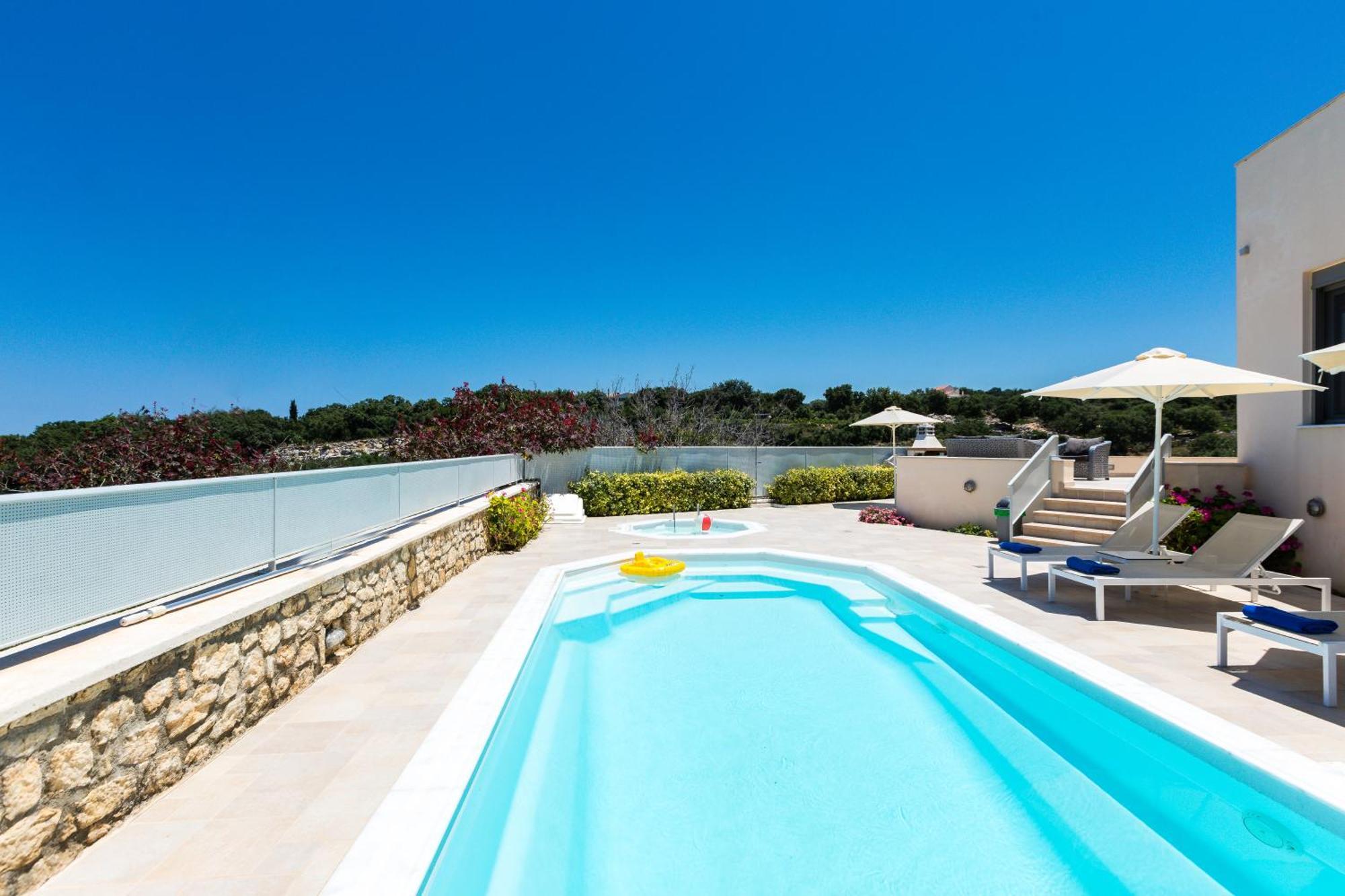 Deluxe Villa Ianthos - Outdoor Hot Tub & Kids Pool Gálosz Kültér fotó