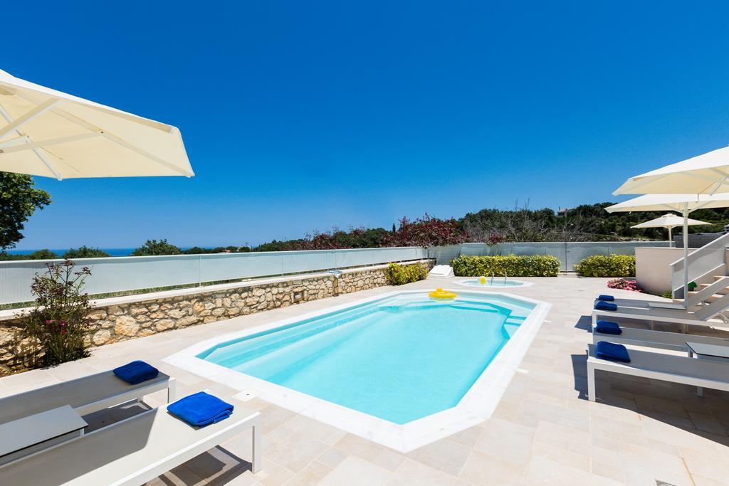 Deluxe Villa Ianthos - Outdoor Hot Tub & Kids Pool Gálosz Kültér fotó